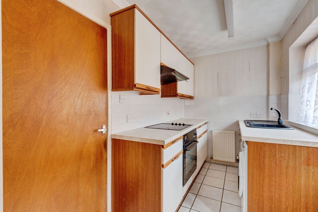 Property photo 3 of 18 Pbox-Img.Jpg