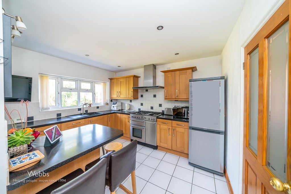 Property photo 3 of 38 Â© Webbs Estate Agents Â© (64 Of 165).Jpg