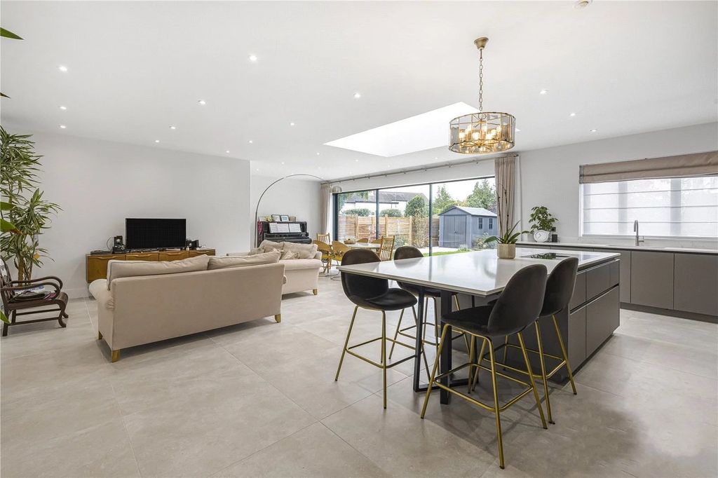 Property photo 2 of 22 Gallery