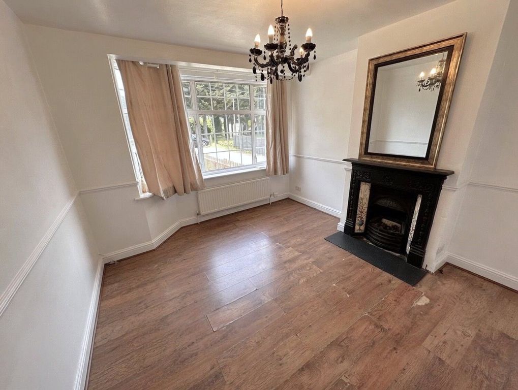 Property photo 1 of 12 Lounge