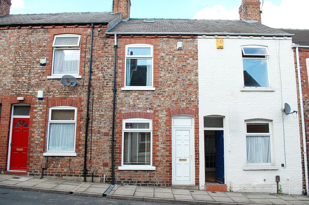 Property photo 1 of 9 Front
