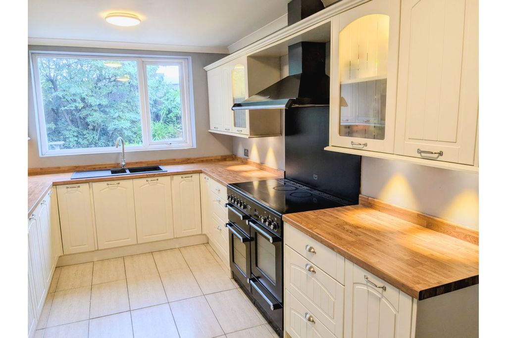 Property photo 1 of 15 Kitchen