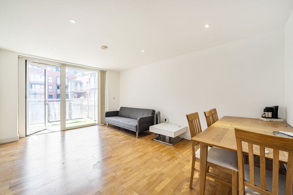 Property photo 2 of 17