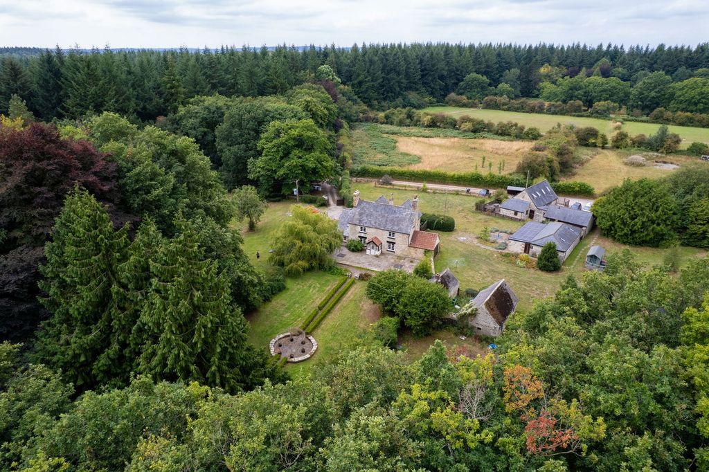 Property photo 1 of 32