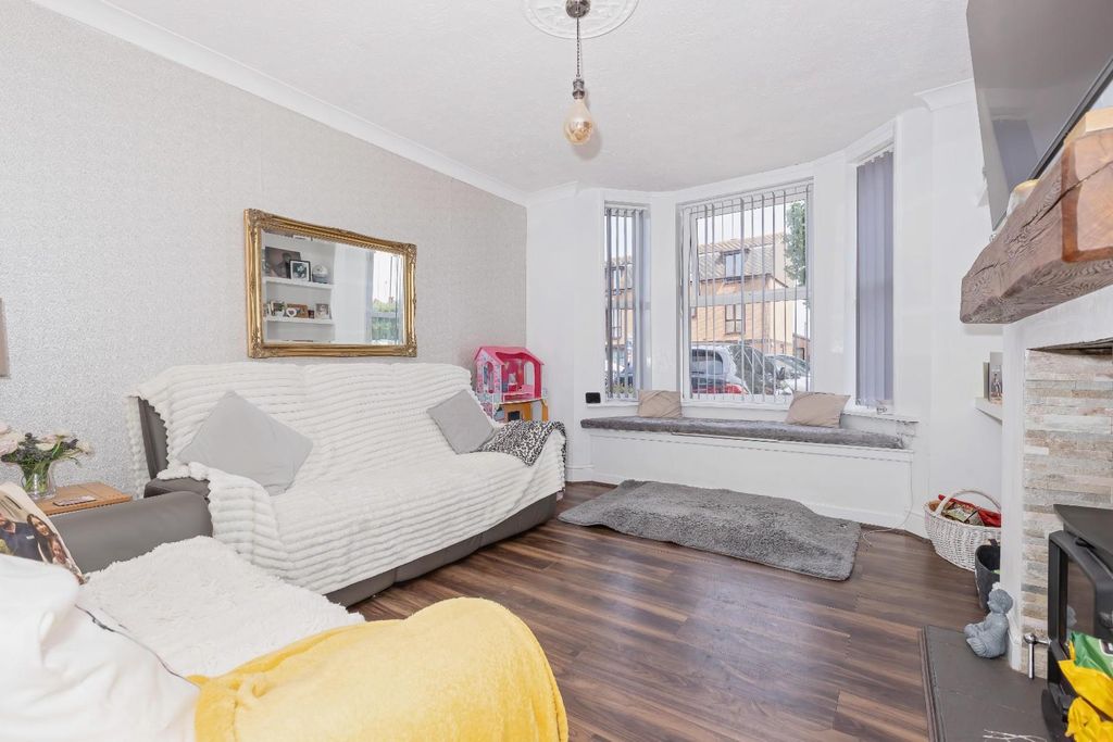 Property photo 3 of 20 Penhill Rd_15.Jpg