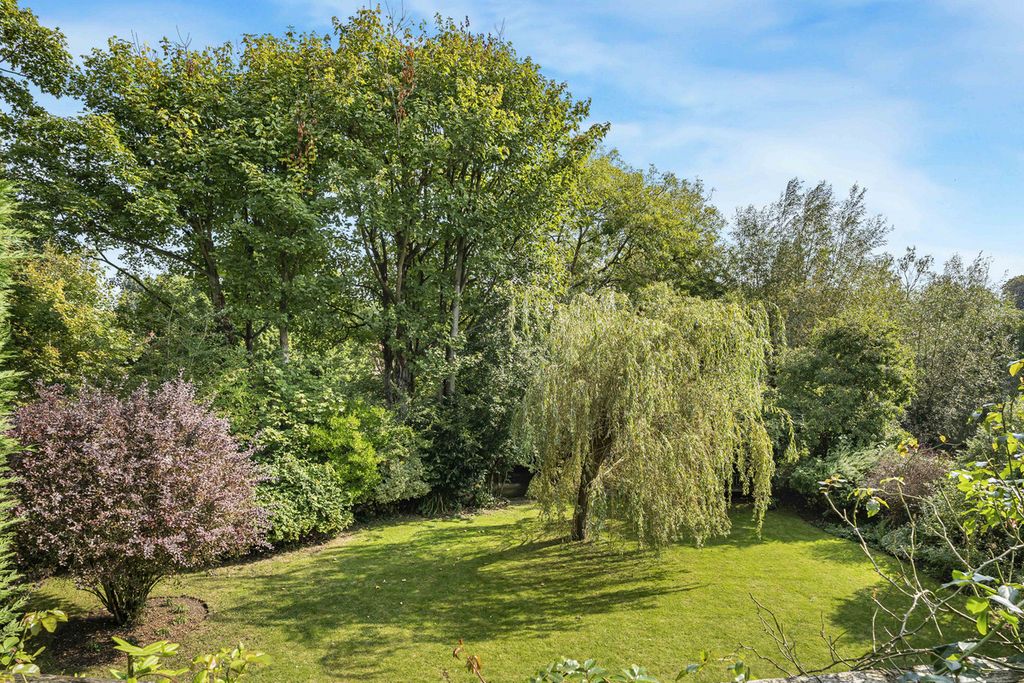 Property photo 2 of 29