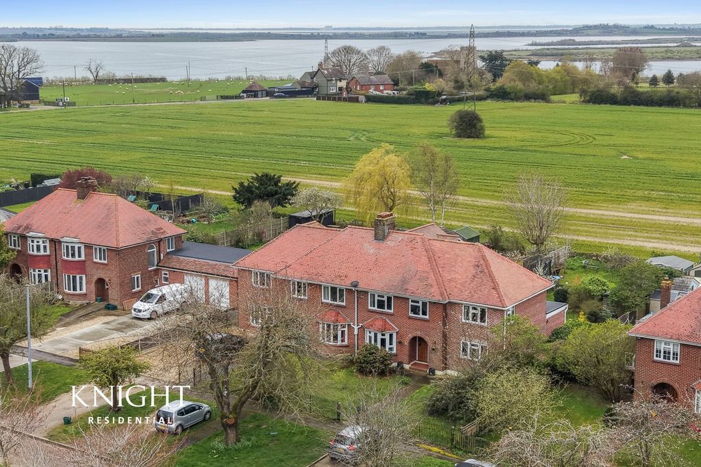 Property photo 1 of 32