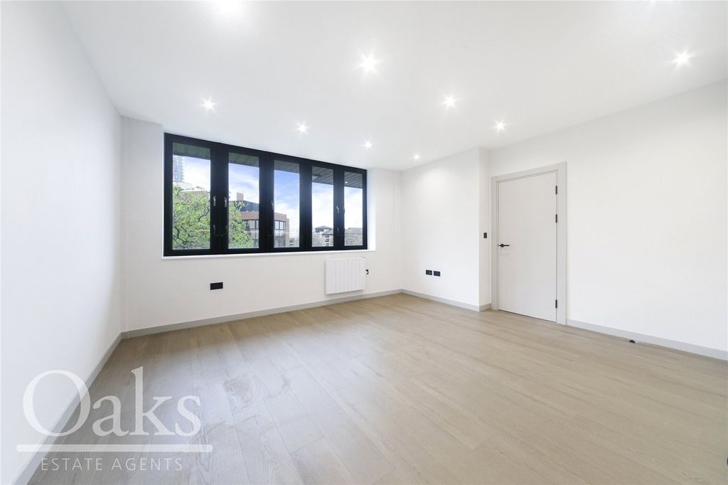 Property photo 3 of 10 Picture No. 13