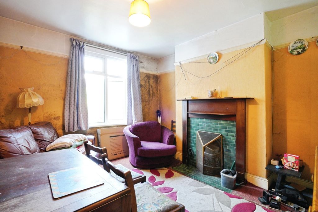 Property photo 2 of 17 Photo