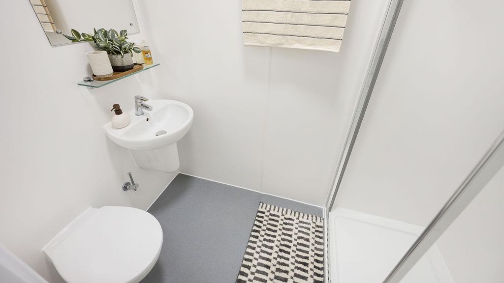 Property photo 2 of 23