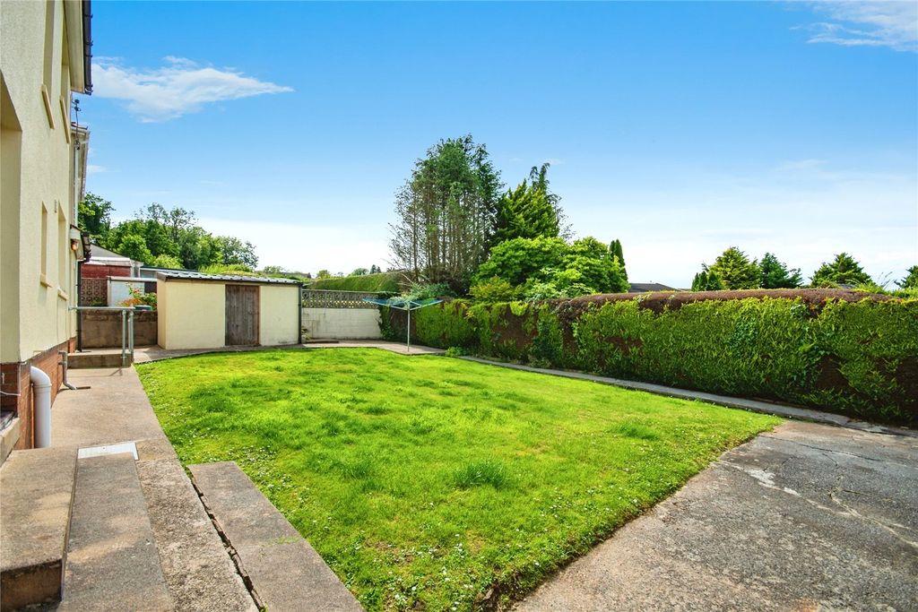 Property photo 2 of 17 Picture No. 16