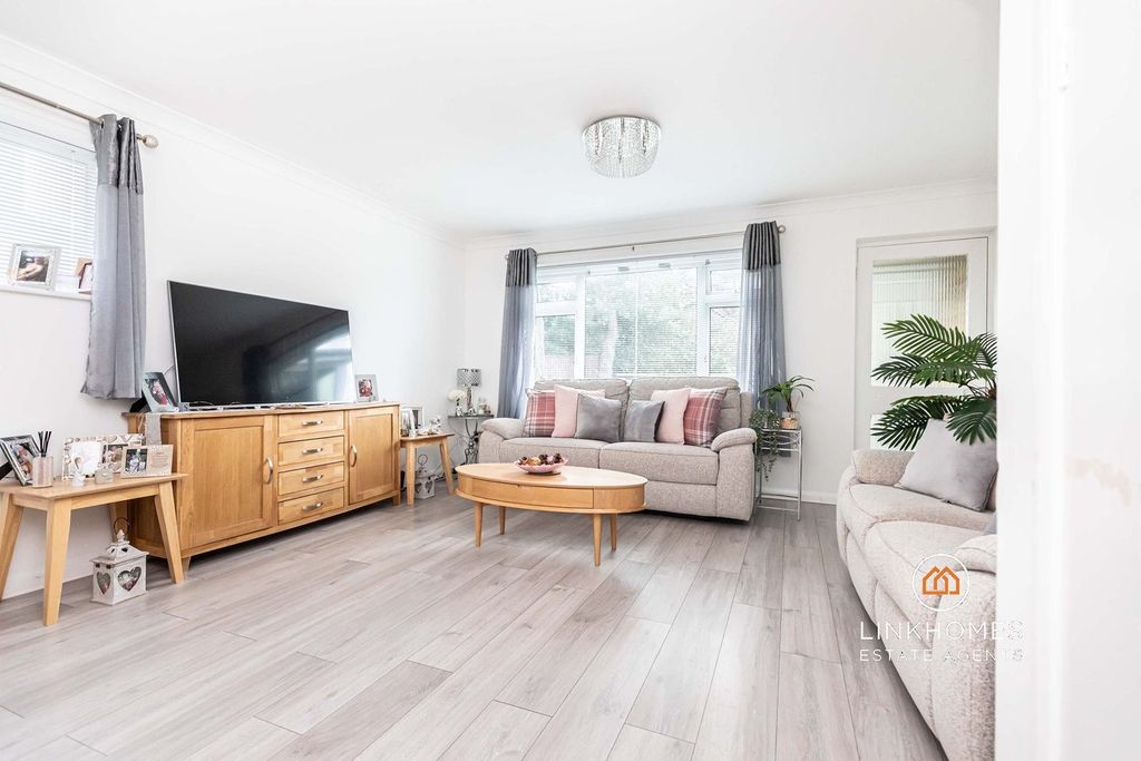 Property photo 3 of 30