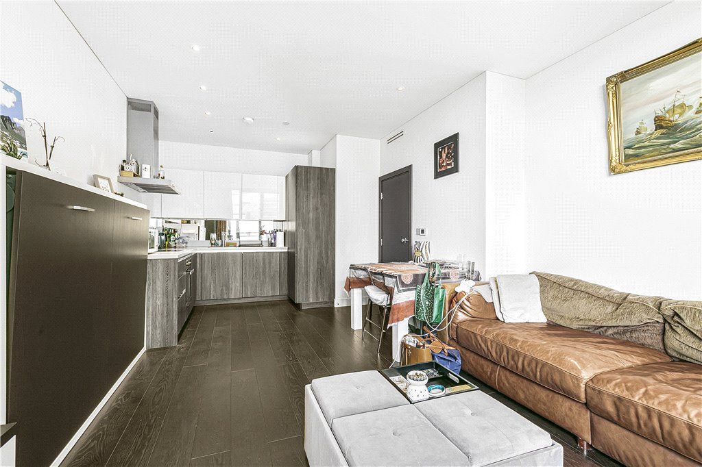 Property photo 1 of 10 Kitchen/Reception