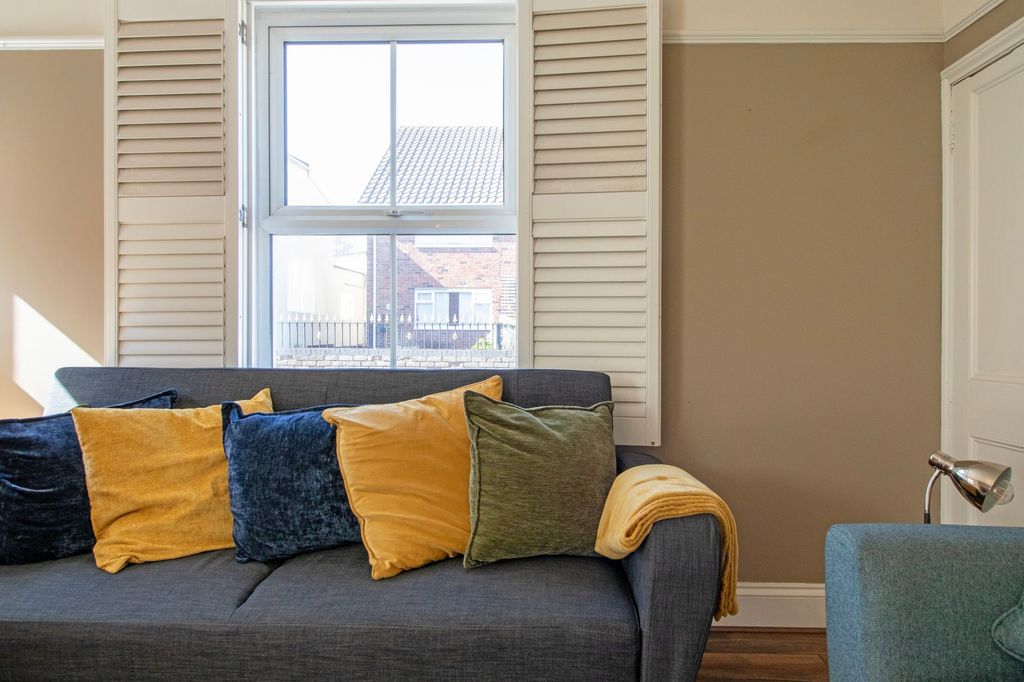 Property photo 3 of 27