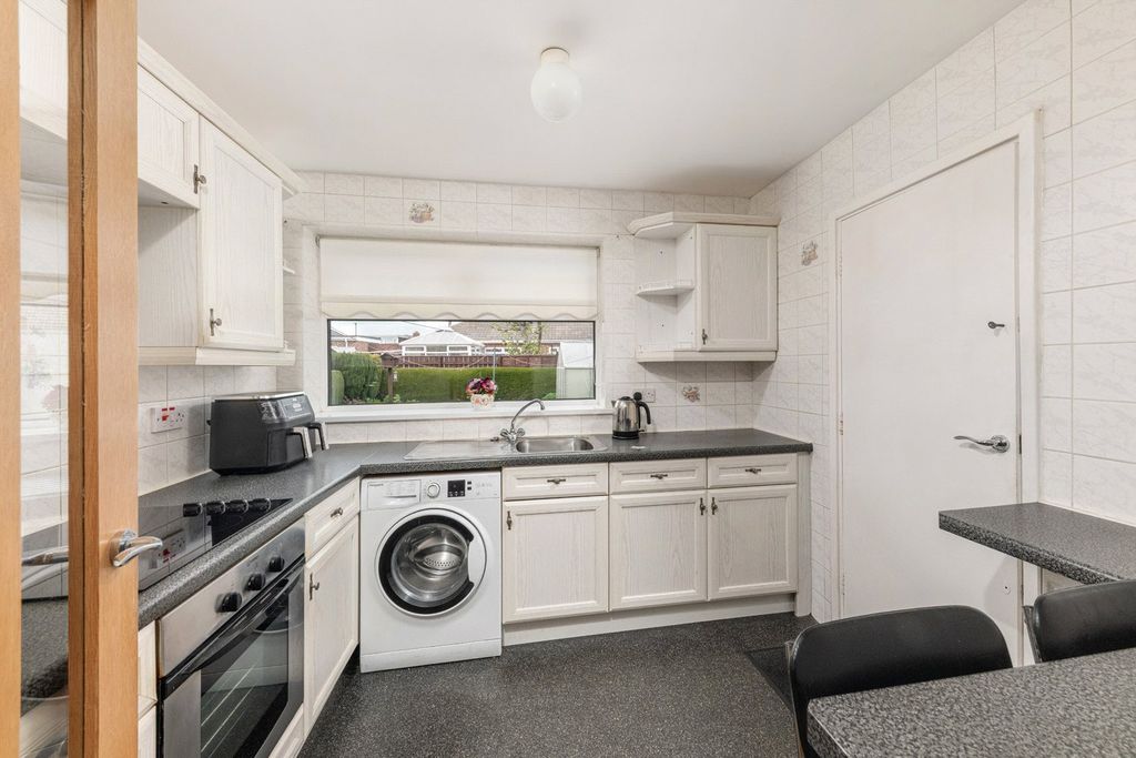 Property photo 3 of 11 Picture No. 01