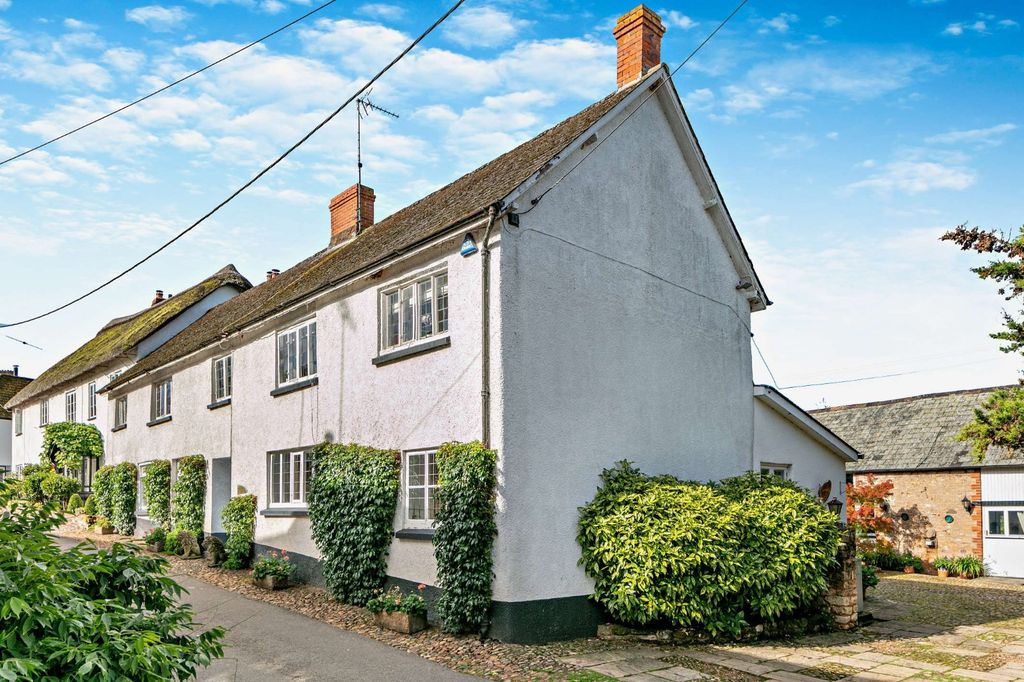 Property photo 1 of 19 Old Golden Lion
