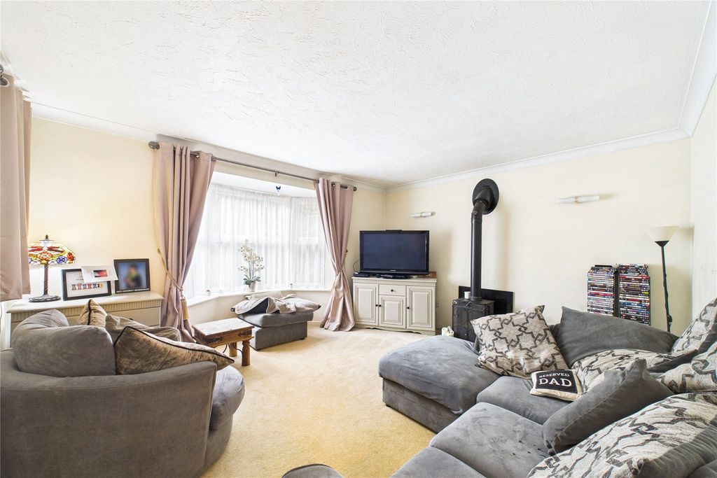 Property photo 2 of 9 Picture No. 12