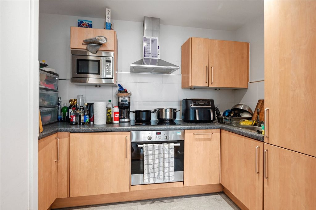 Property photo 2 of 10 Kitchen