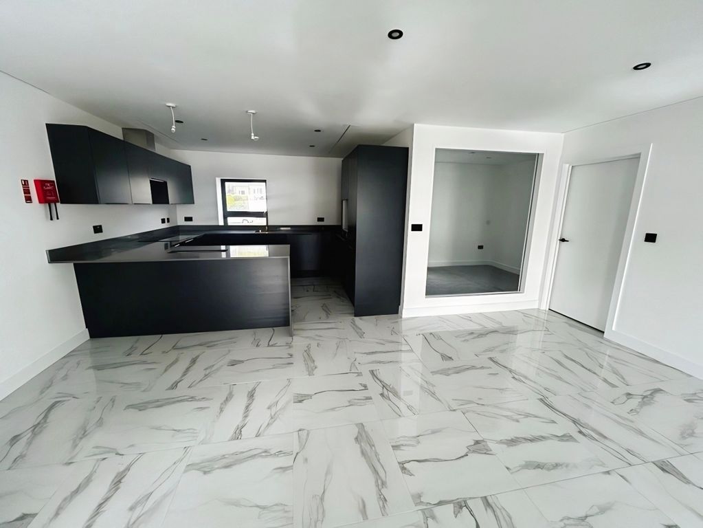 Property photo 2 of 12 Pbox-Img.Jpeg