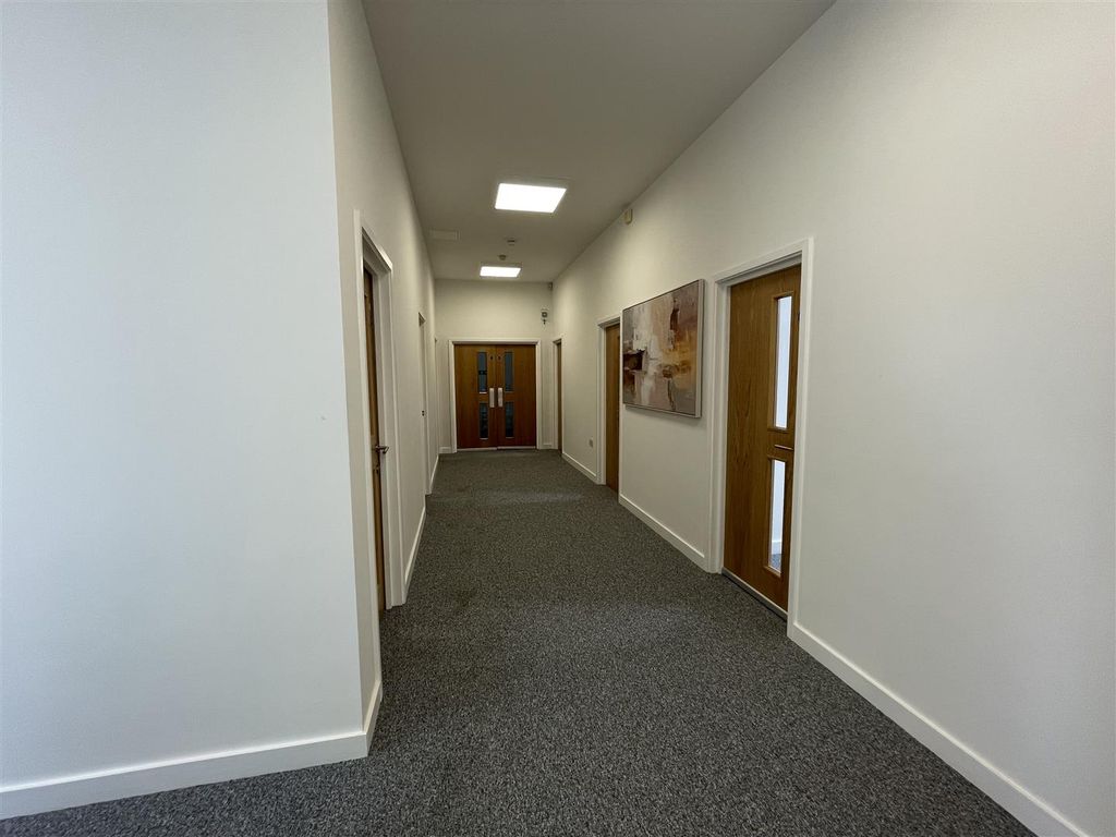 Property photo 1 of 27