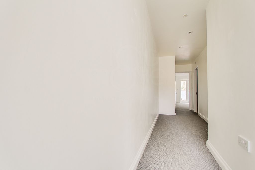 Property photo 3 of 6 Photo 1