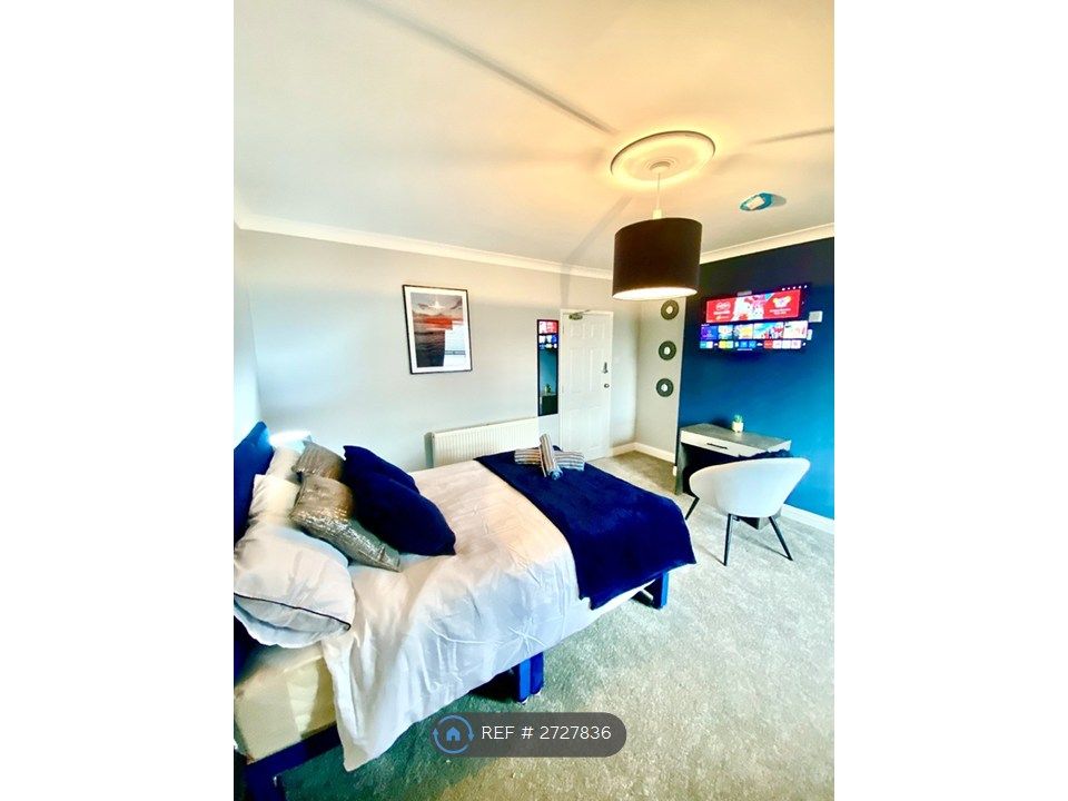 Property photo 1 of 14 Bedroom 2