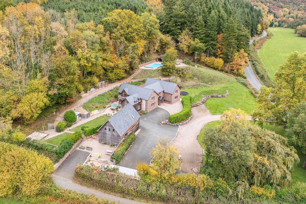 Property photo 2 of 80