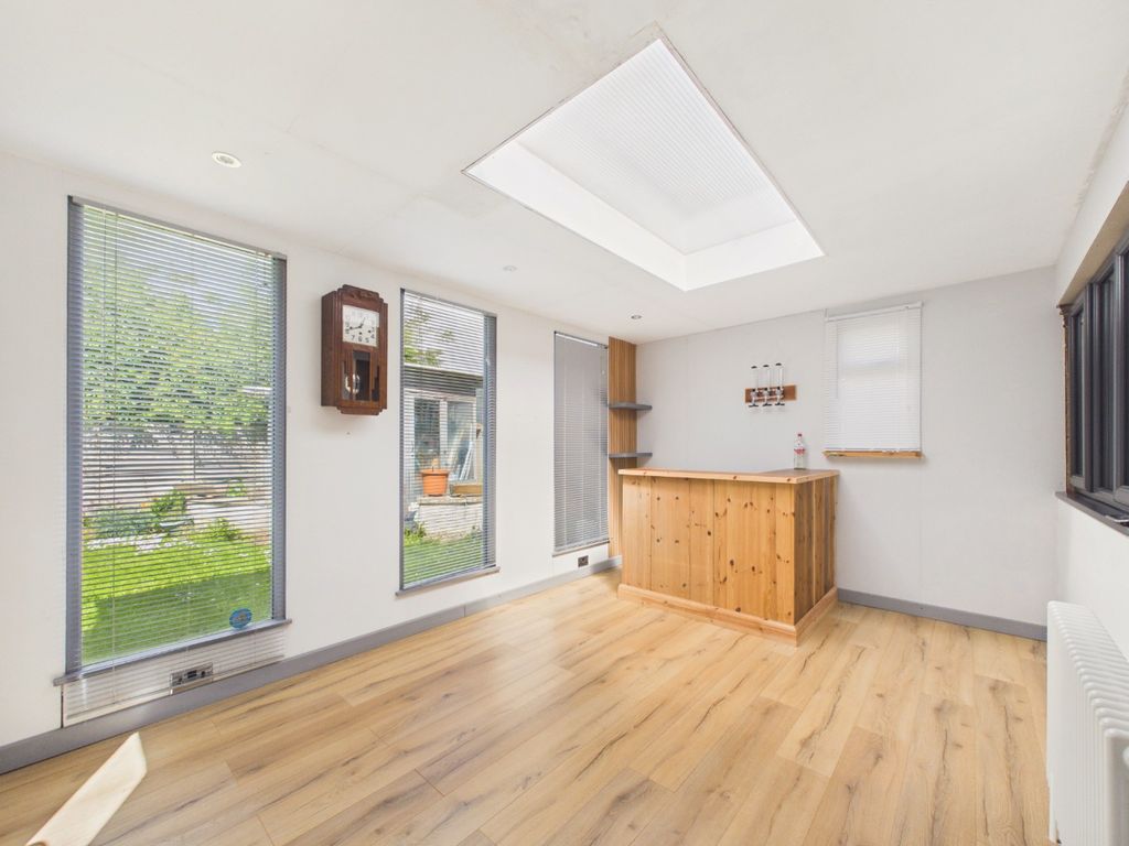 Property photo 3 of 13 5065955