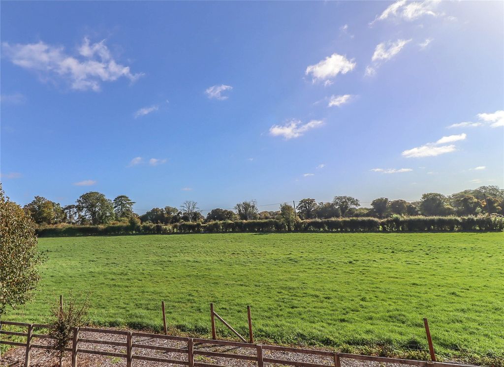 Property photo 2 of 20 Picture No. 21