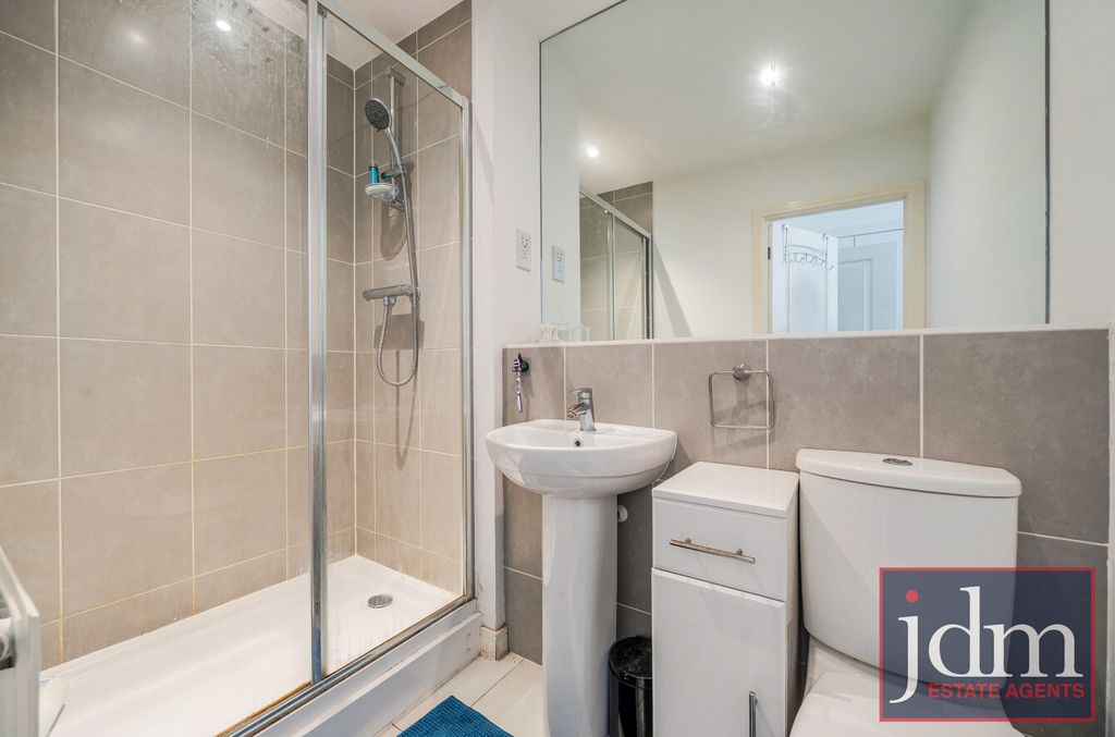 Property photo 3 of 8 Bathroom