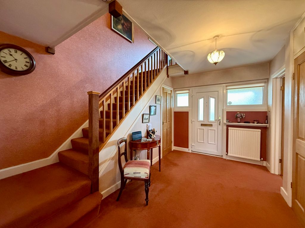 Property photo 2 of 17 Entrance Hall