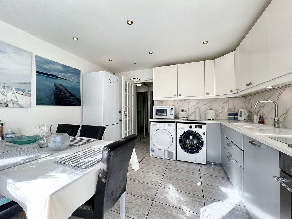 Property photo 2 of 10 Kitchen/Diner