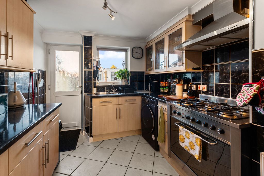 Property photo 2 of 15