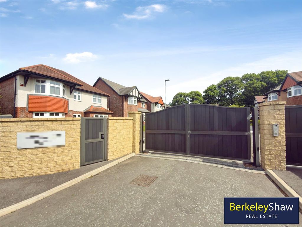 Property photo 2 of 34 50A3A346--4593-Aa9C-De370E95A8C4-40350-0000052A909