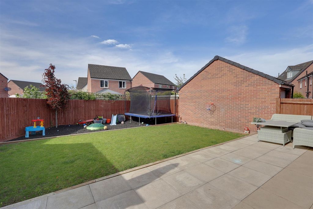Property photo 2 of 13