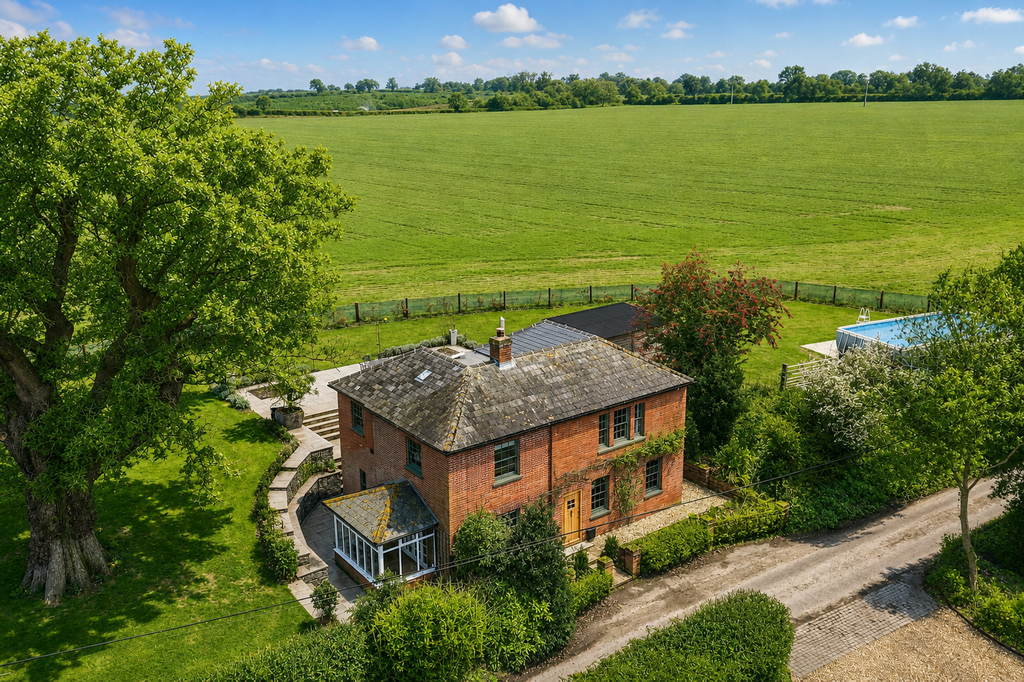 Property photo 1 of 32