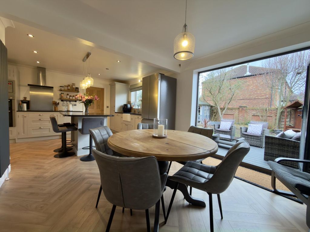 Property photo 2 of 18 Kitchen/Diner