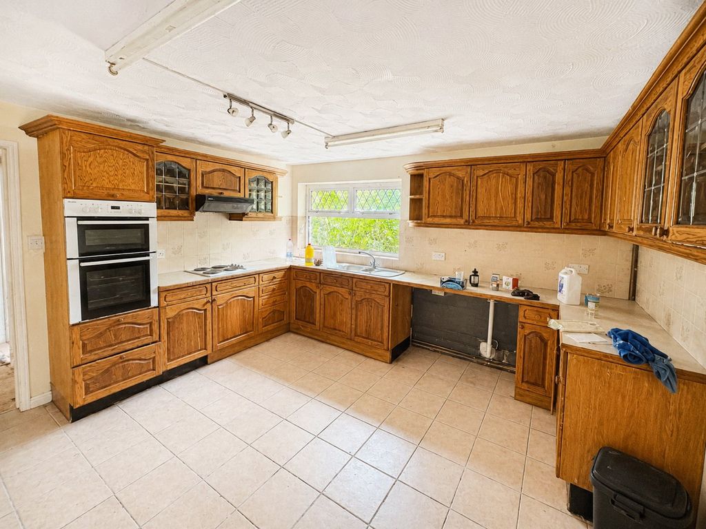 Property photo 3 of 18 Picture No. 23