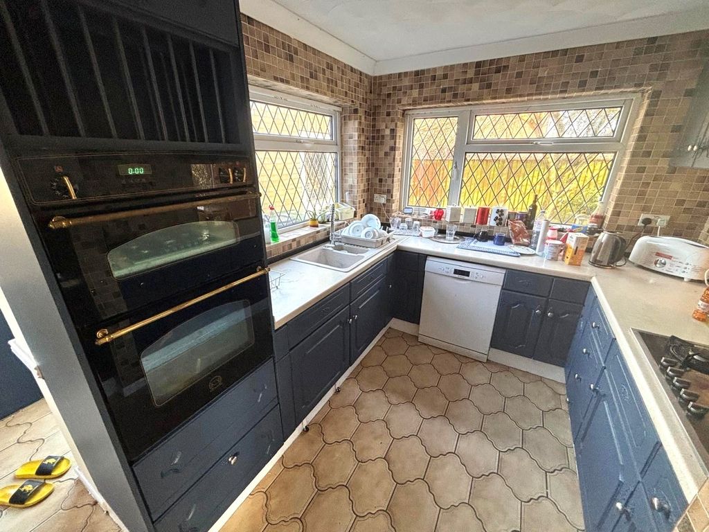 Property photo 2 of 9 Image