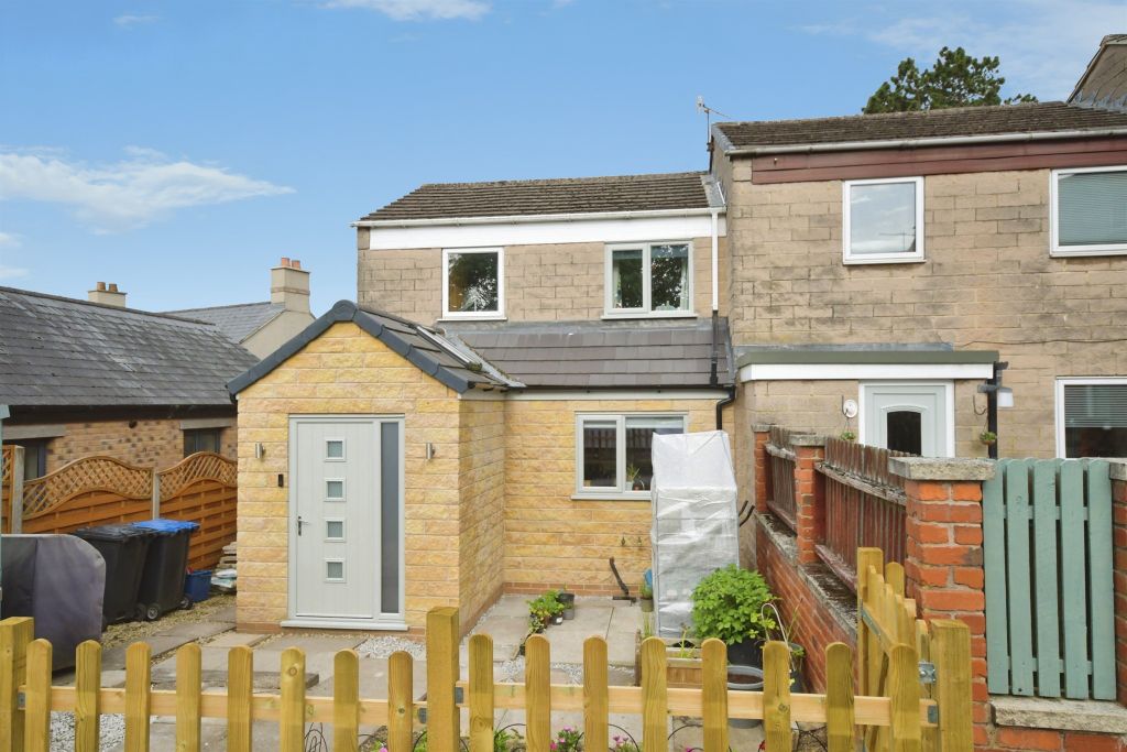 Property photo 1 of 18