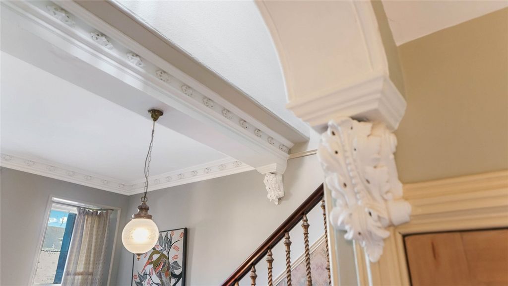 Property photo 2 of 30 Coving Detail