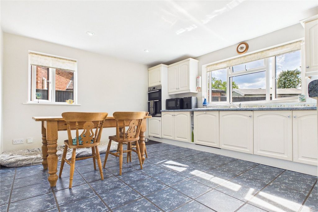 Property photo 2 of 22 Kitchen / Dining