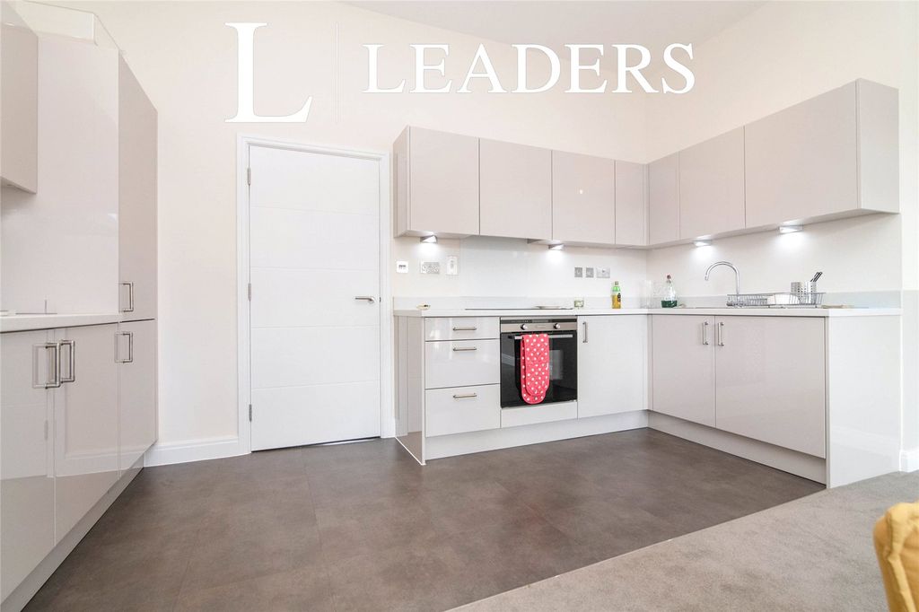 Property photo 3 of 10 Picture No. 06