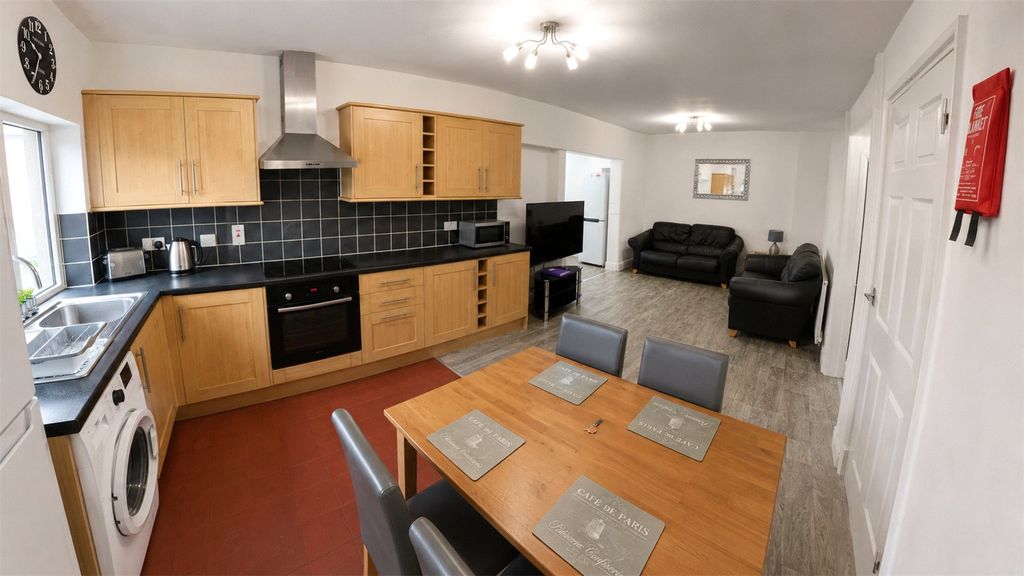 Property photo 3 of 14 Kitchen/Diner