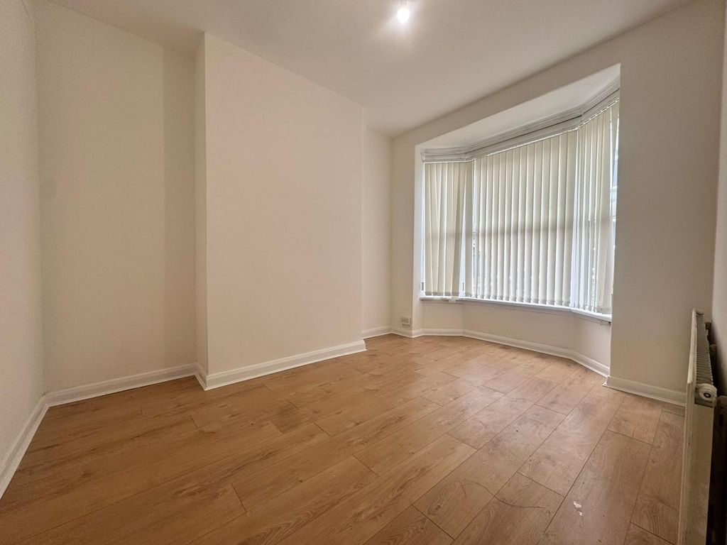 Property photo 3 of 9 Living Room