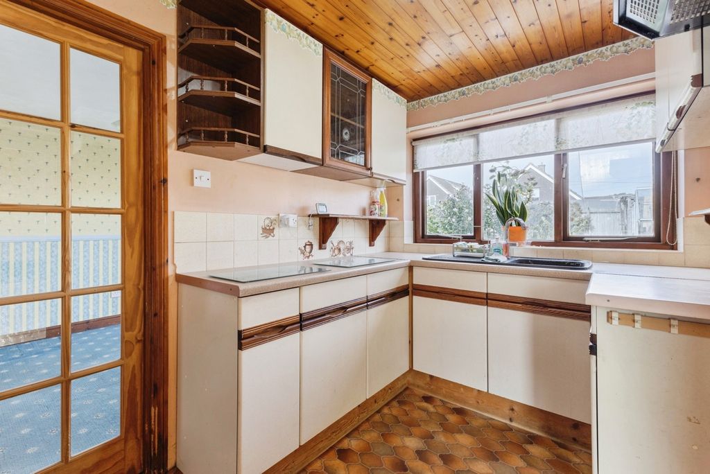Property photo 3 of 12 Pbox-Img.Jpg