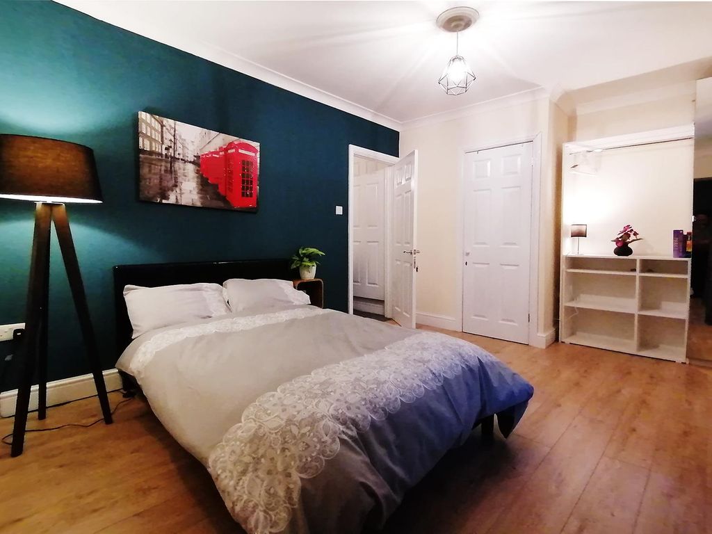 Property photo 3 of 10 Photo 2