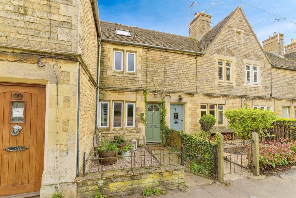 Property photo 1 of 12