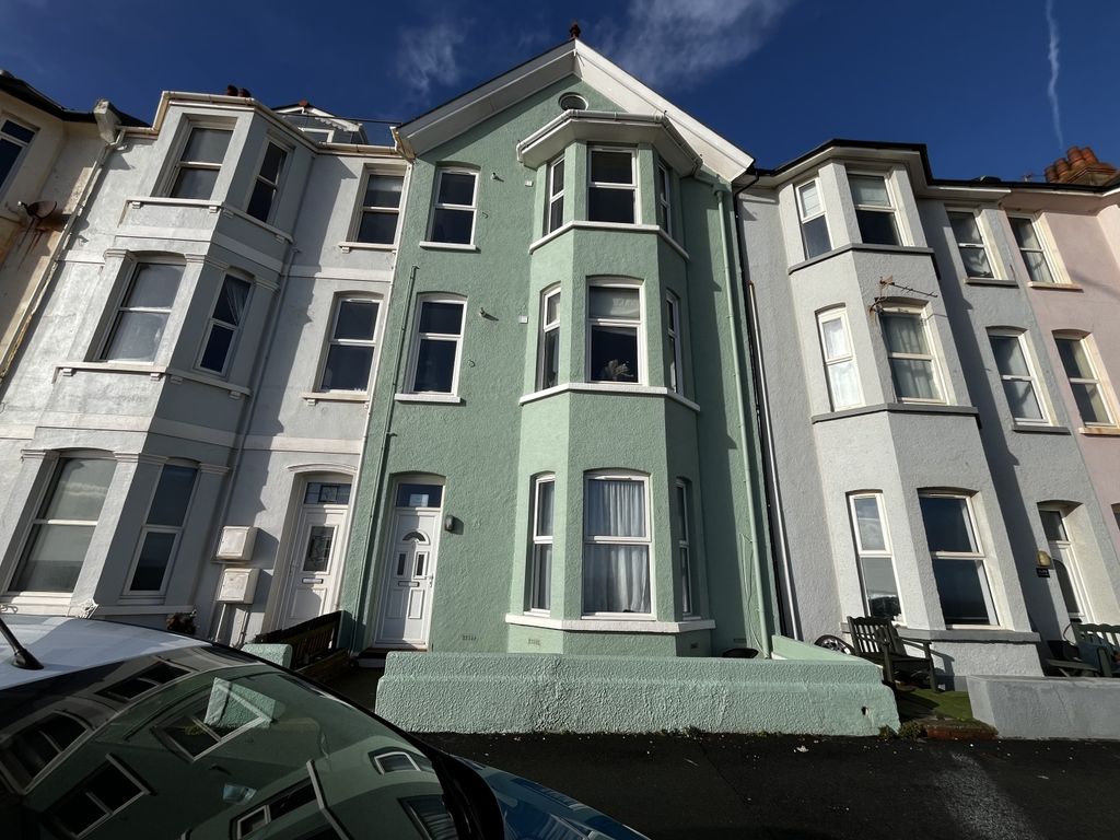 Property photo 1 of 19 Front View