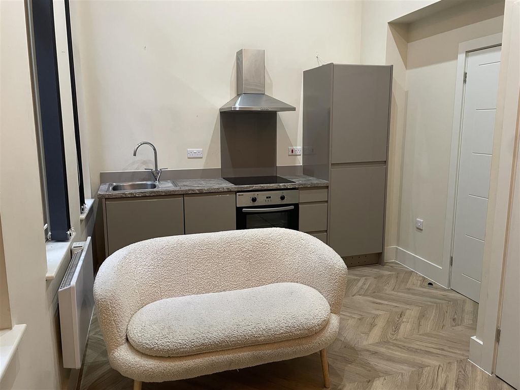 Property photo 3 of 11 Img_2411.Jpeg